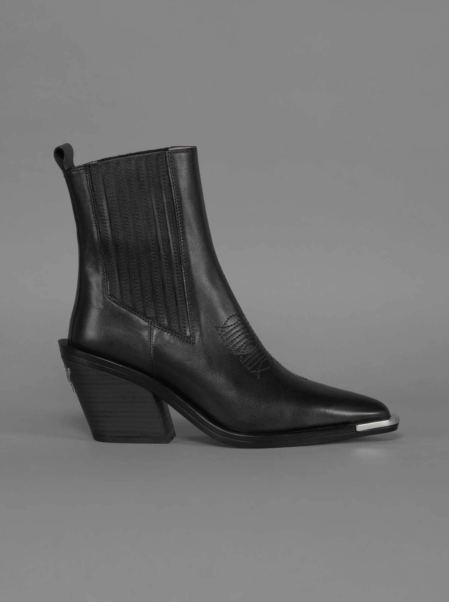 Nella - Black Leather